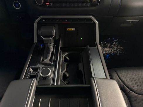 Used 2024 Toyota Tundra Platinum image 19