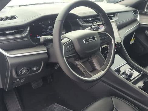 New 2025 Jeep Grand Cherokee L Limited image 10