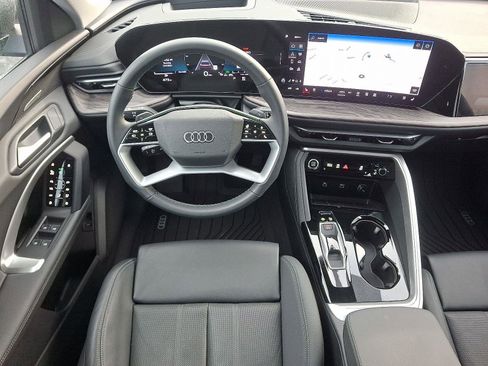 Certified 2025 Audi Q5 Prestige image 11