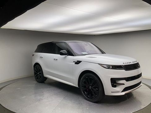 Used 2023 Land Rover Range Rover Sport SE Dynamic AWD/4WD image 2