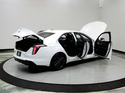 Used 2022 Cadillac CT4 V w/ Climate Package RWD image 11