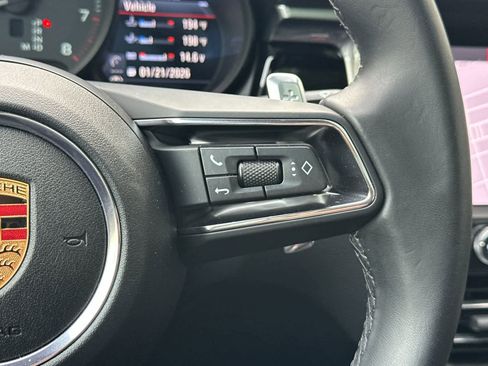 Used 2025 Porsche Macan image 27