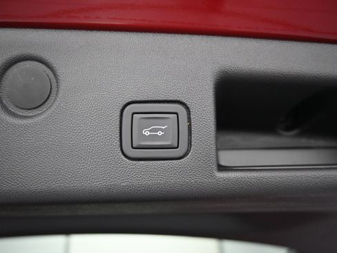 Used 2023 Chevrolet Equinox LT image 29