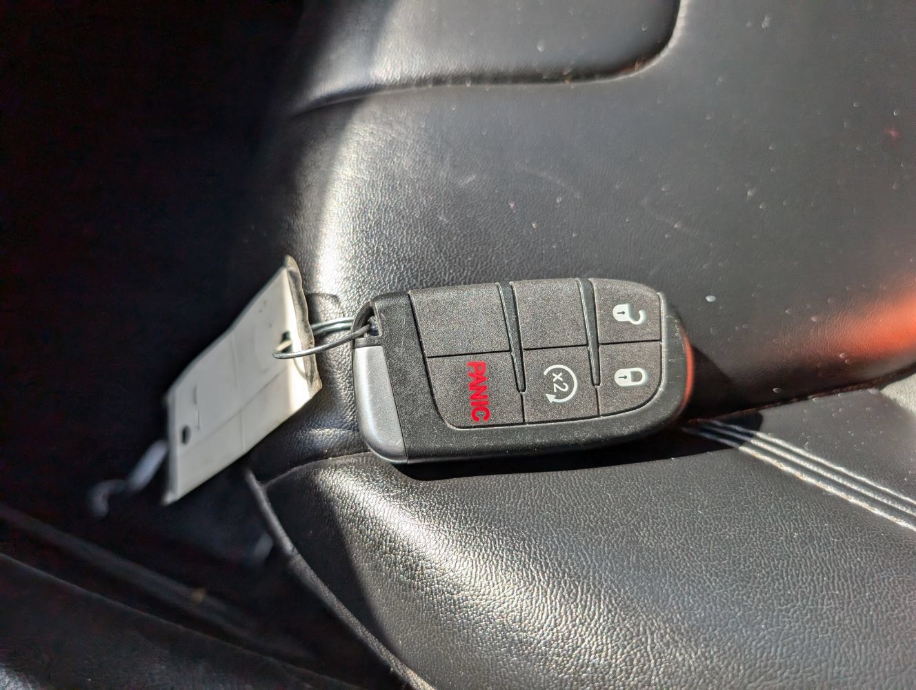 Used 2019 Jeep Cherokee Latitude Plus w/ Comfort/Convenience Group FWD image 24