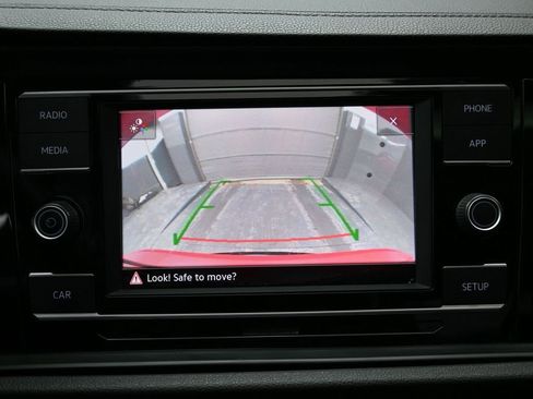 Used 2019 Volkswagen Jetta SE w/ Cold Weather Package image 22