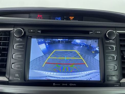 Used 2017 Toyota Highlander Limited image 23