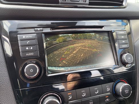 Used 2020 Nissan Rogue Sport S FWD image 22