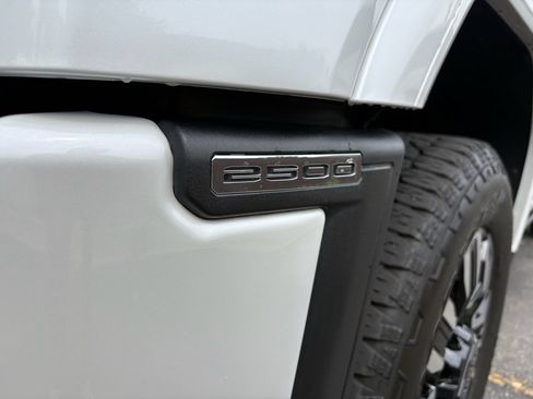 Used 2025 GMC Sierra 2500 Denali Ultimate AWD/4WD image 17