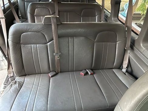 Used 2017 Chevrolet Express 2500 LS image 40