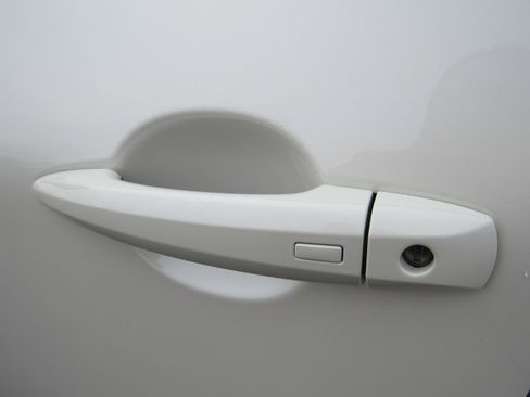 Used 2023 Nissan Rogue SV w/ SV Premium B Package image 11