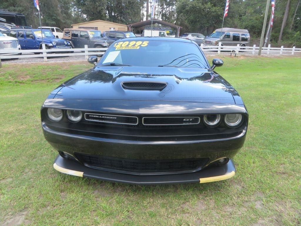 Used 2019 Dodge Challenger GT RWD image 3