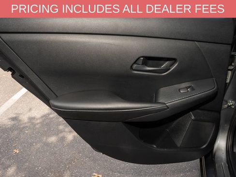 Used 2024 Nissan Sentra SV FWD image 9