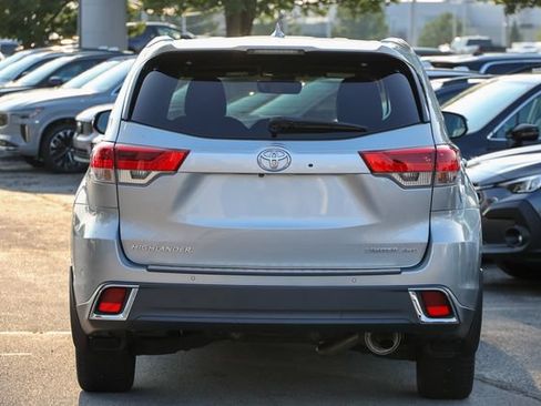 Used 2017 Toyota Highlander Limited AWD/4WD image 24