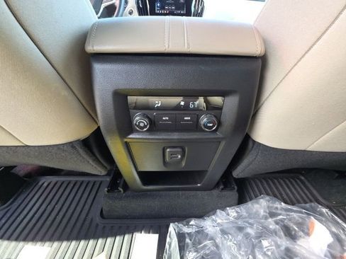 Used 2023 Chevrolet Traverse LS image 24