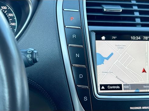 Used 2017 Lincoln MKX Reserve image 18