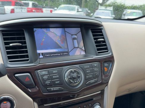 Used 2016 Nissan Pathfinder SL w/ SL Tech Package AWD/4WD image 18