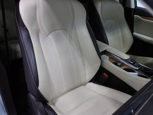 Used 2019 Lexus RX 350 AWD w/ Navigation Package image 28