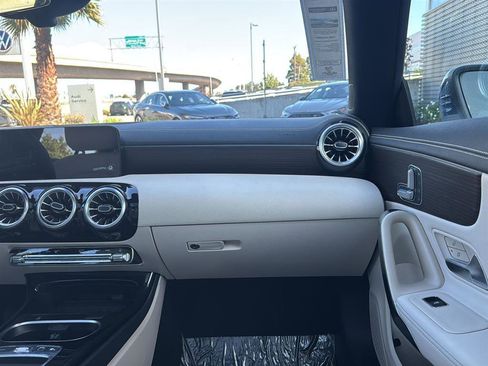 Used 2025 Mercedes-Benz CLA 250 image 11