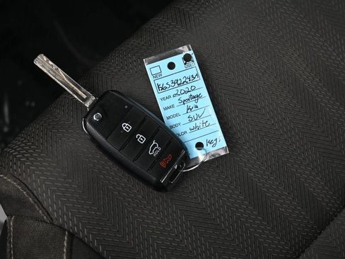 Used 2020 Kia Sportage LX image 18