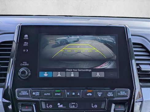Used 2018 Honda Odyssey Touring image 13