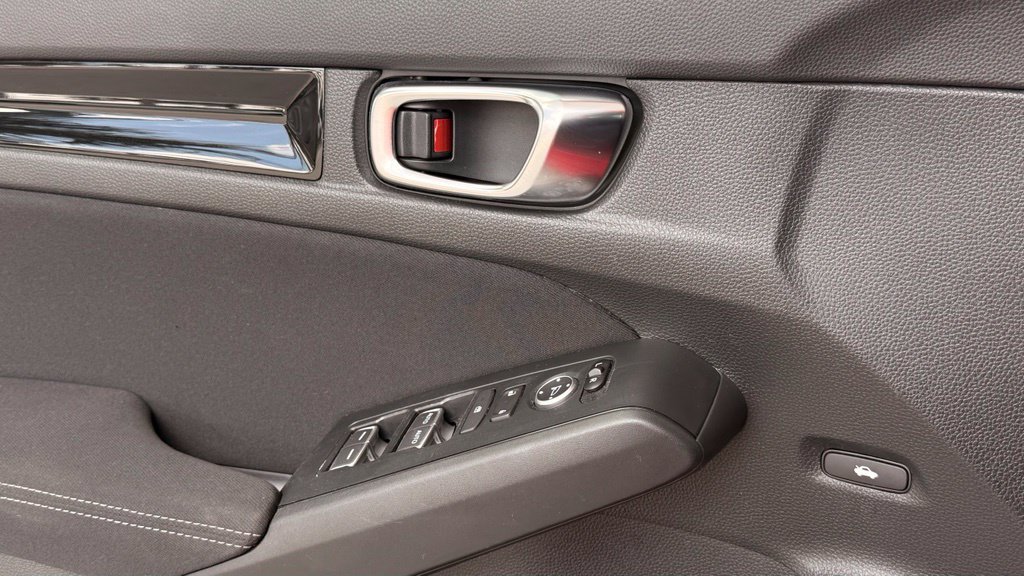 Used 2022 Honda Civic EX image 32
