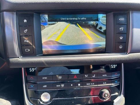 Used 2016 Jaguar XF R-Sport image 22