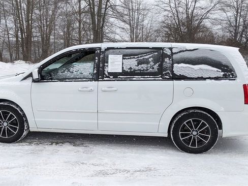 Used 2015 Dodge Grand Caravan SE image 6