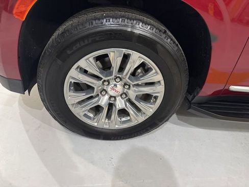 Used 2024 GMC Yukon XL Denali image 40