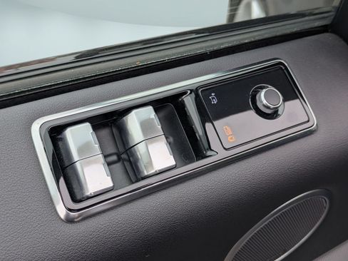 Used 2018 Land Rover Range Rover Sport HSE AWD/4WD image 12