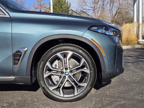 New 2026 BMW X5 xDrive50e w/ Premium Package image 9