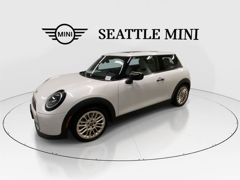 Certified 2025 MINI Cooper S image 5