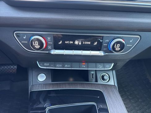 Used 2021 Audi Q5 2.0T Premium w/ Convenience Package AWD/4WD image 21
