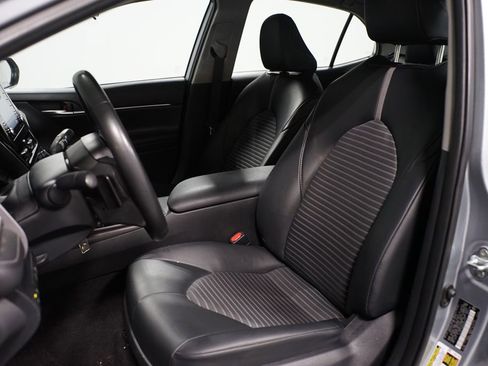 Used 2024 Toyota Camry SE FWD image 6