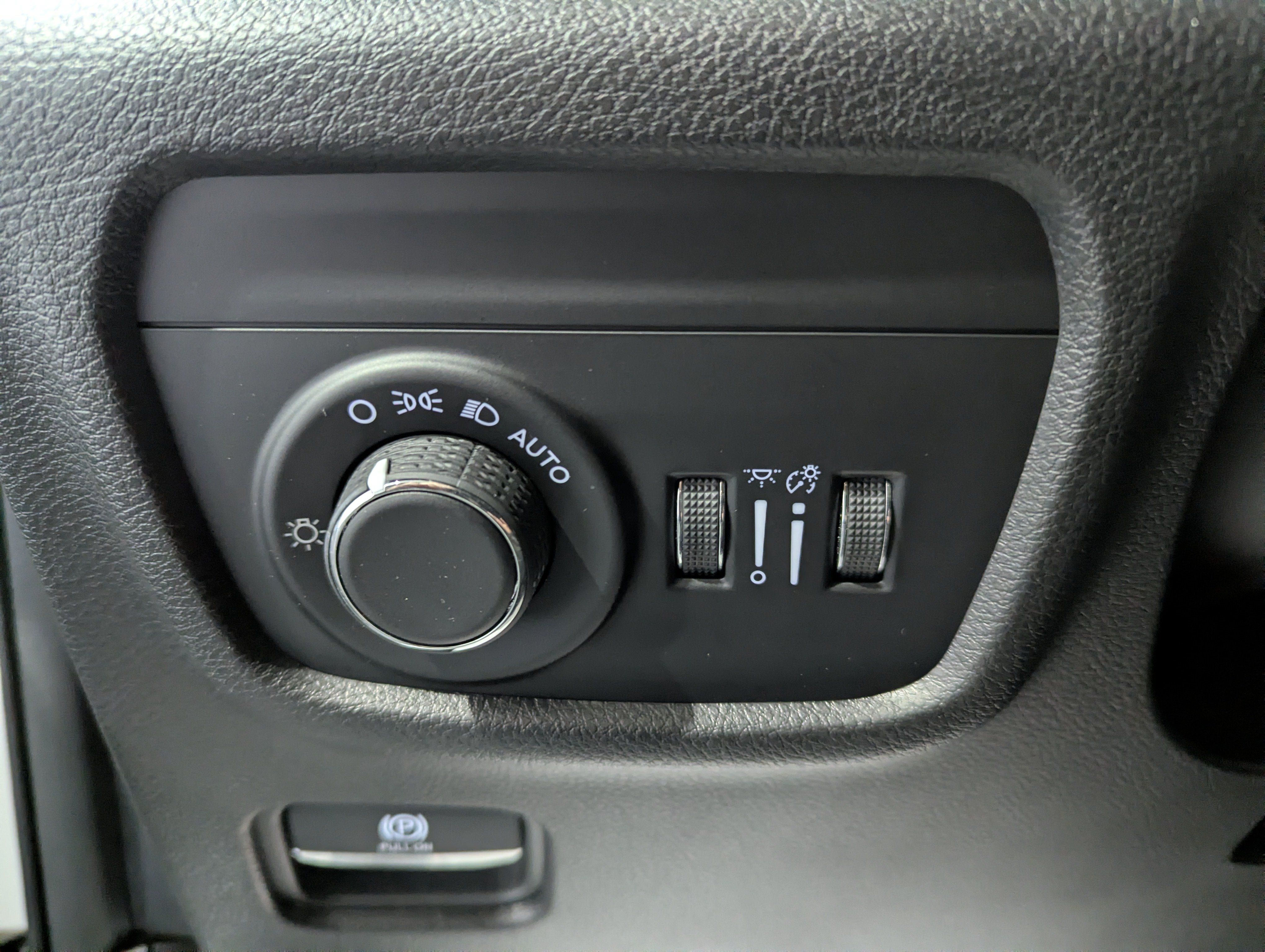 Used 2022 Jeep Grand Cherokee L Laredo w/ Luxury Tech Group I AWD/4WD image 17