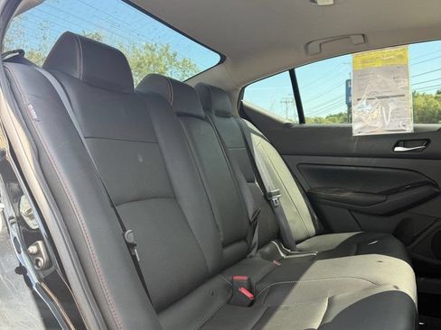 Used 2023 Nissan Altima 2.5 SR w/ SR Premium Package AWD/4WD image 12
