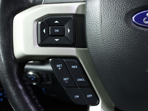 Used 2022 Ford F350 Lariat w/ Chrome Package image 20