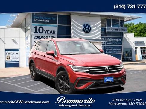 Certified 2024 Volkswagen Tiguan SE AWD/4WD image 1