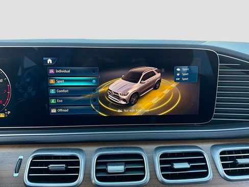 Used 2025 Mercedes-Benz GLE 350 4MATIC image 29