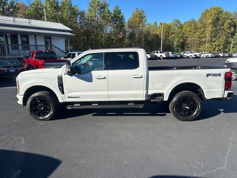 New 2026 Ford F250 Lariat w/ Black Appearance Package image 8