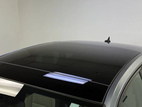 Used 2021 Volkswagen Jetta R-Line w/ R-Line Cold Weather Package FWD image 5