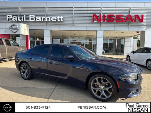 Used 2016 Dodge Charger SXT w/ Rallye Group RWD image 1