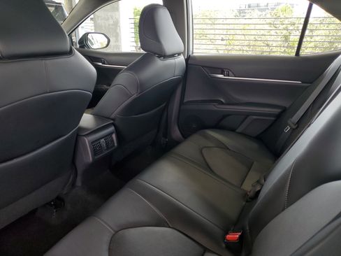 Used 2023 Toyota Camry XSE FWD image 10
