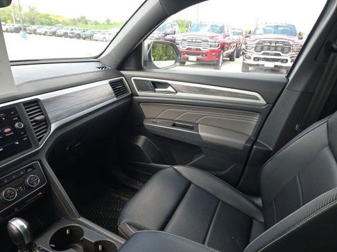 Used 2021 Volkswagen Atlas Cross Sport SE AWD/4WD image 24