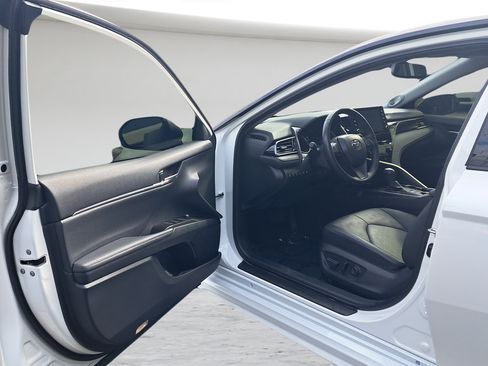 Used 2024 Toyota Camry XSE w/ Navigation Package FWD image 9