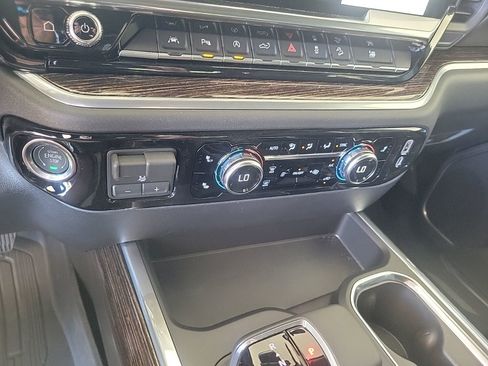 New 2026 GMC Sierra 1500 Elevation image 17