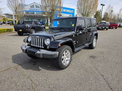 Used 2018 Jeep Wrangler Unlimited Sahara w/ Dual Top Group image 2