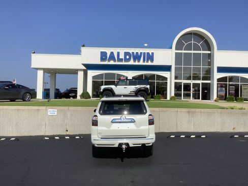 Used 2023 Toyota 4Runner Limited AWD/4WD image 6