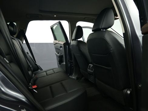 Used 2023 Nissan Rogue SV w/ SV Premium B Package image 27