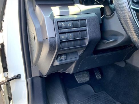 Certified 2024 Toyota Tacoma SR5 w/ SR5 Upgrade Package AWD/4WD image 33