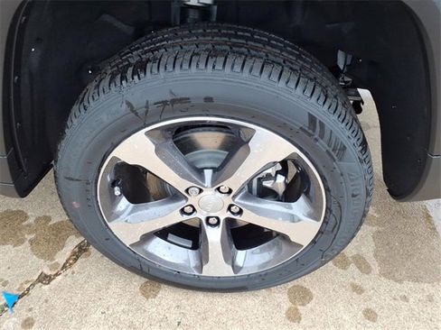 New 2025 Jeep Grand Cherokee L Limited image 20